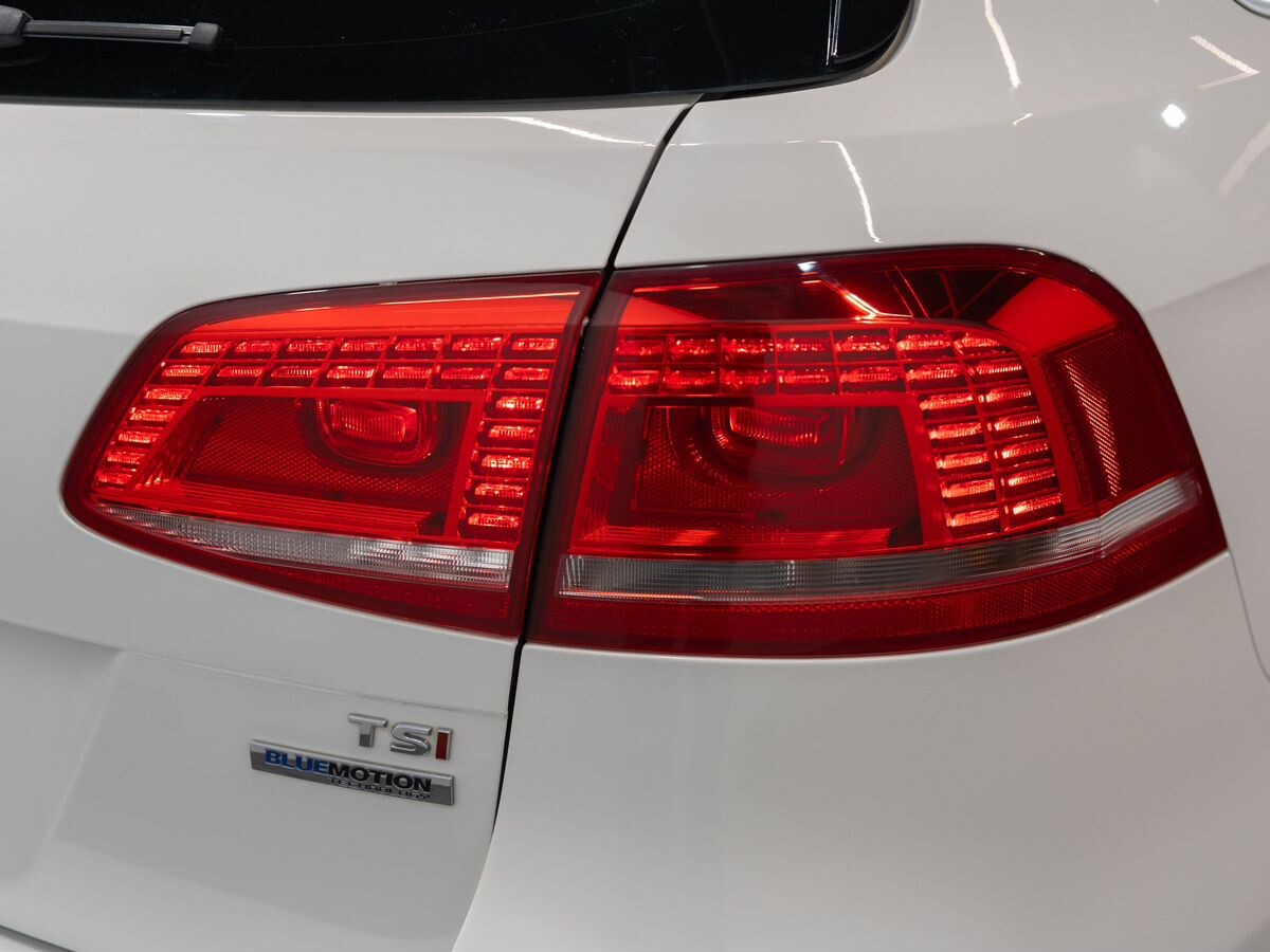 Volkswagen Passat 2013 - фото автомобиля