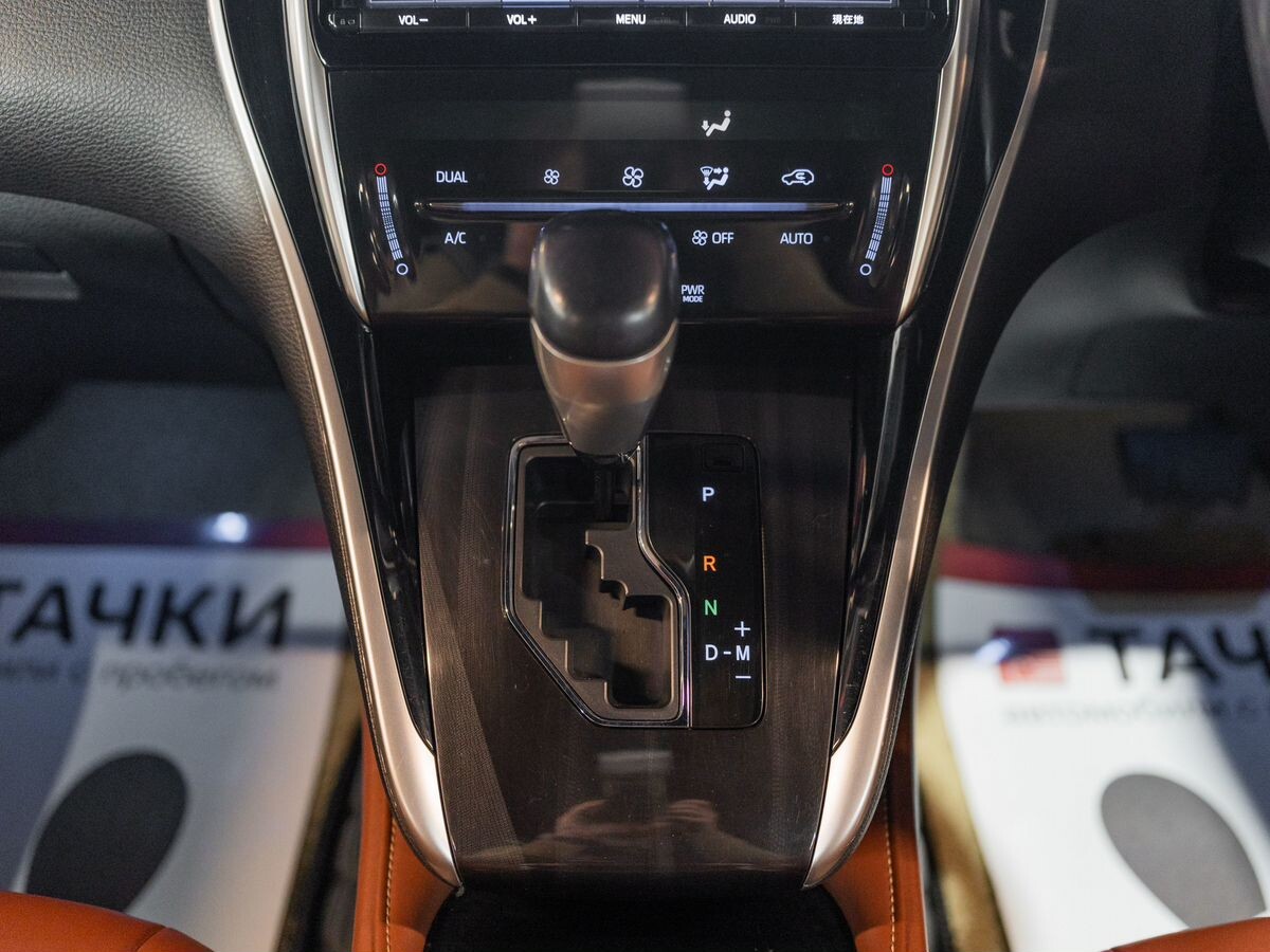 Toyota Harrier 2018 - фото автомобиля