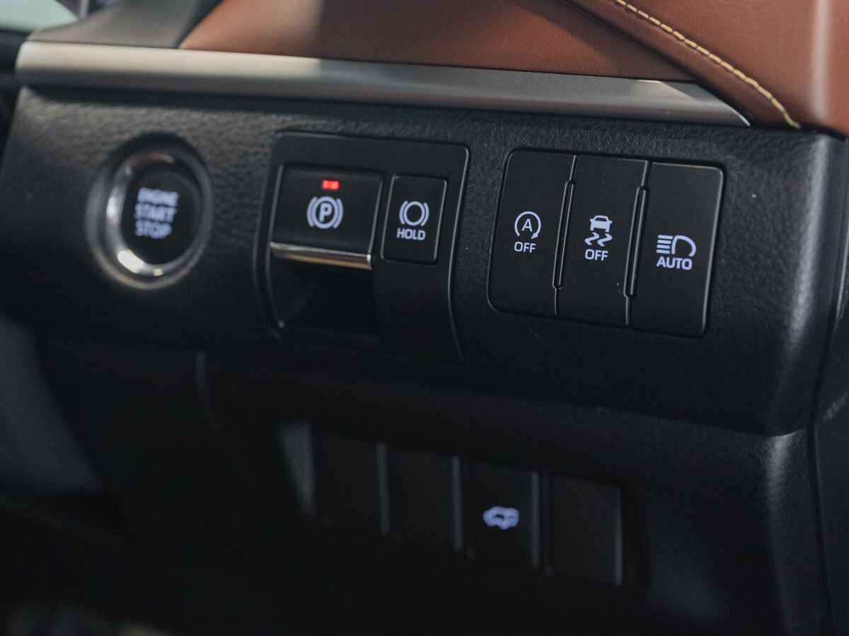 Toyota Harrier 2018 - фото автомобиля