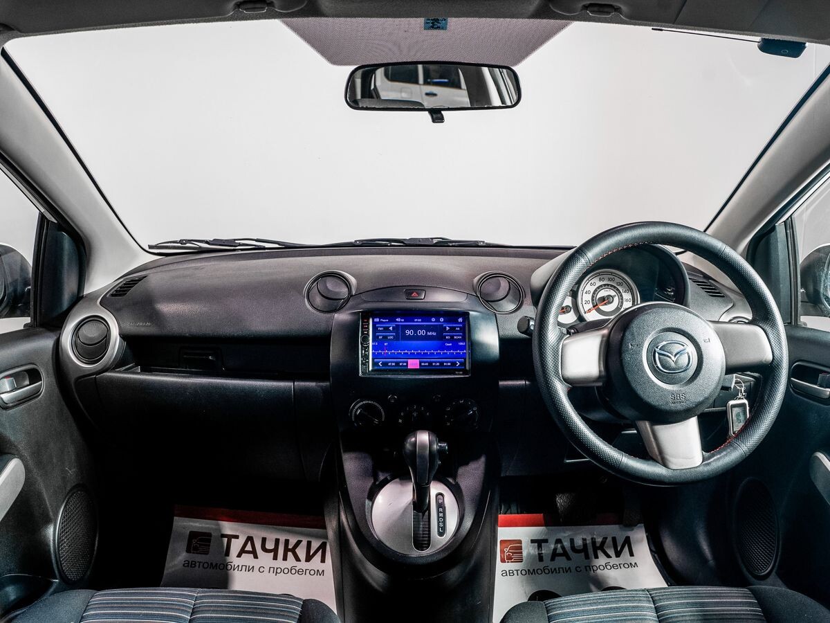 Mazda Demio 2011 - фото автомобиля