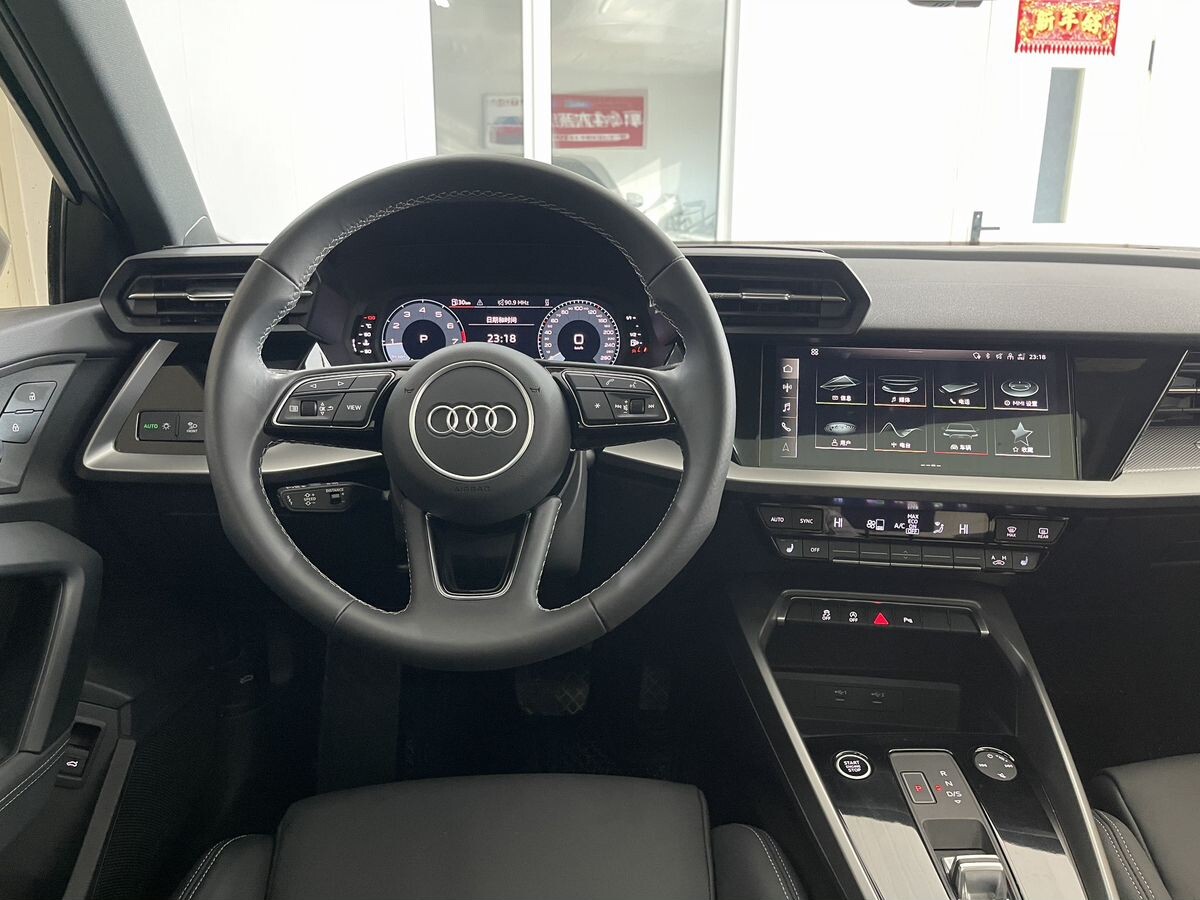 Audi A3 2023 - фото автомобиля