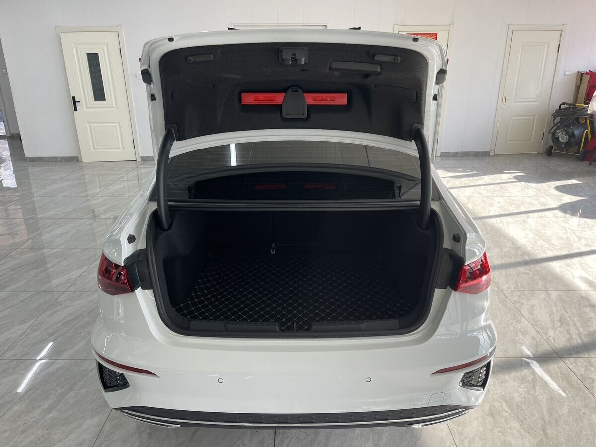 Audi A3 2023 - фото автомобиля