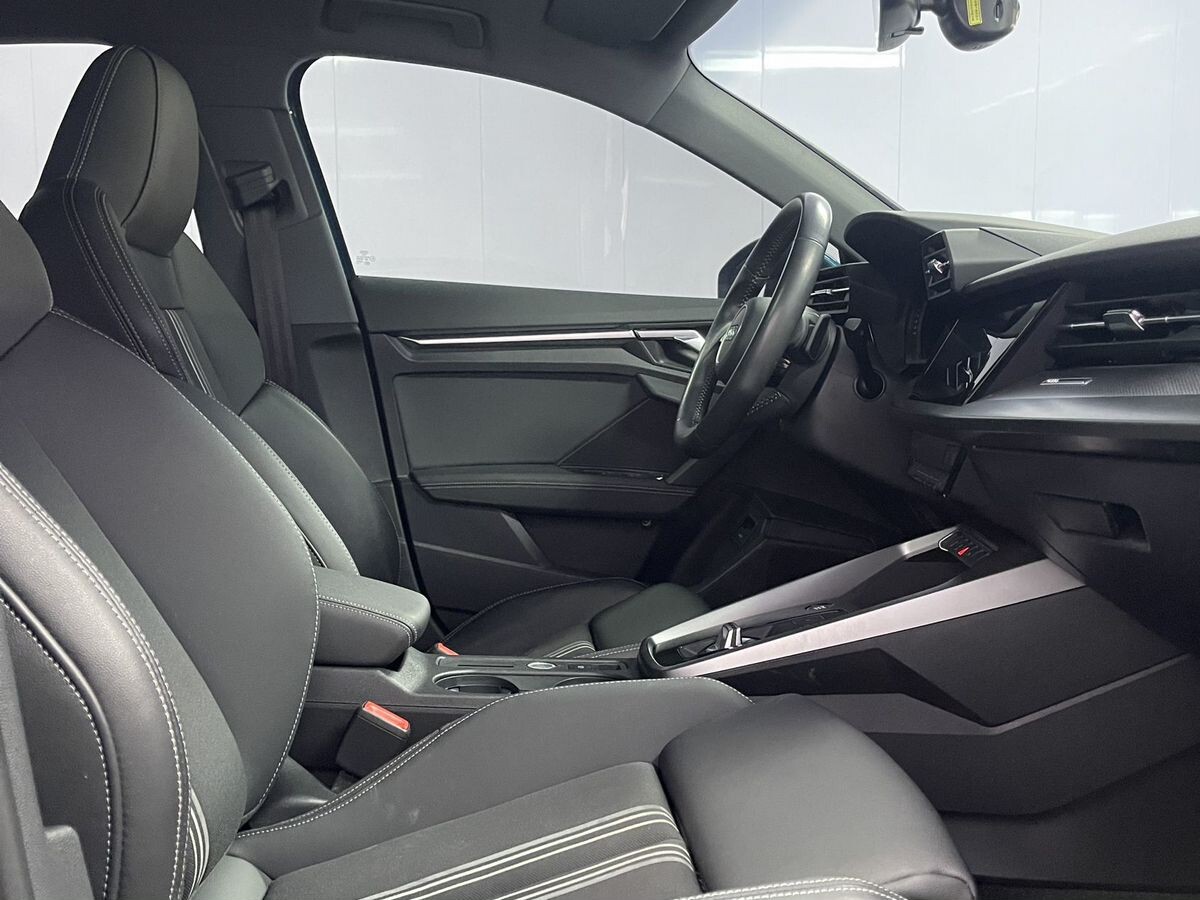 Audi A3 2021 - фото автомобиля