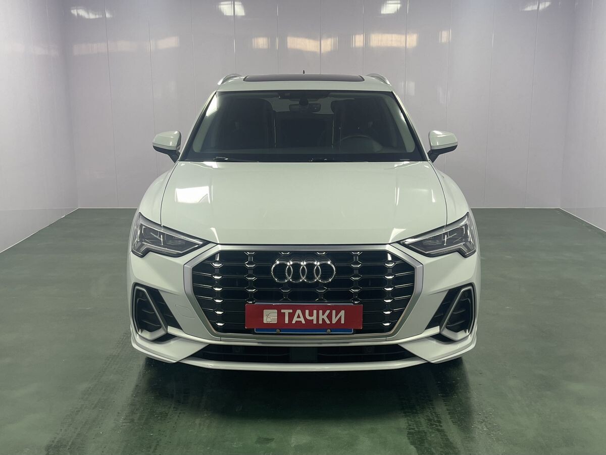 Audi Q3 2021 - фото автомобиля