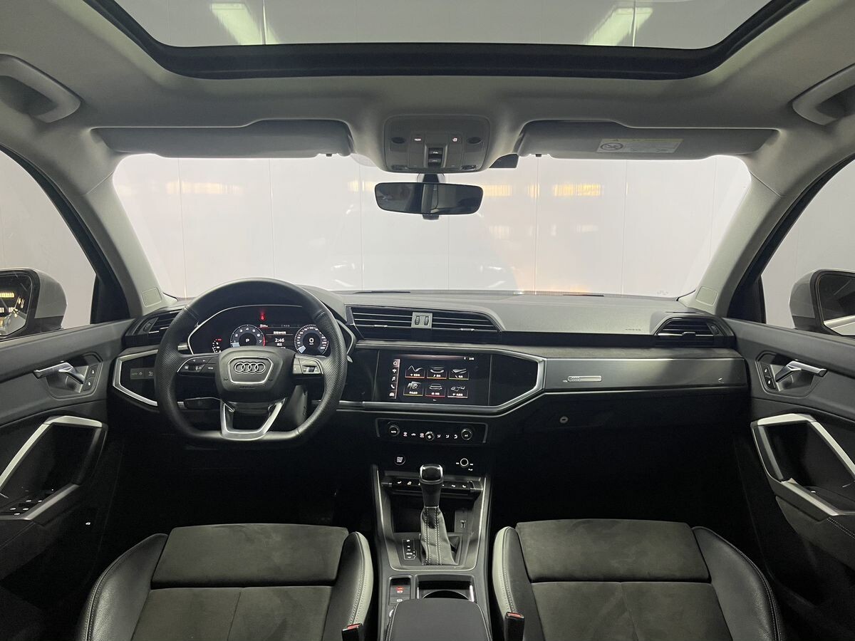 Audi Q3 2021 - фото автомобиля