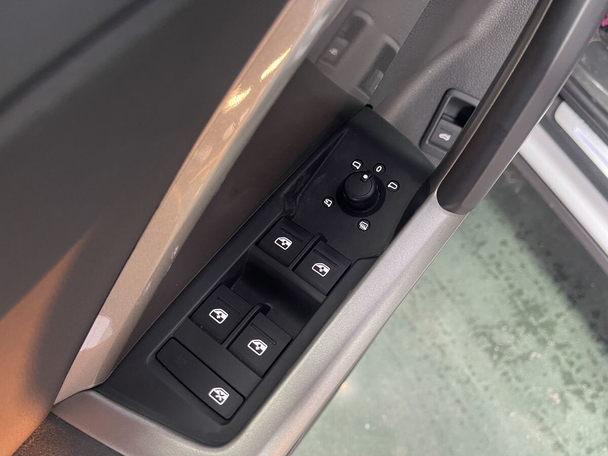 Audi Q3 2021 - фото автомобиля