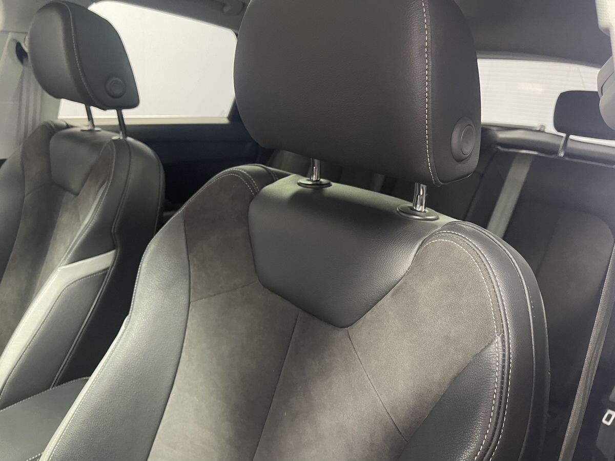 Audi Q3 2021 - фото автомобиля