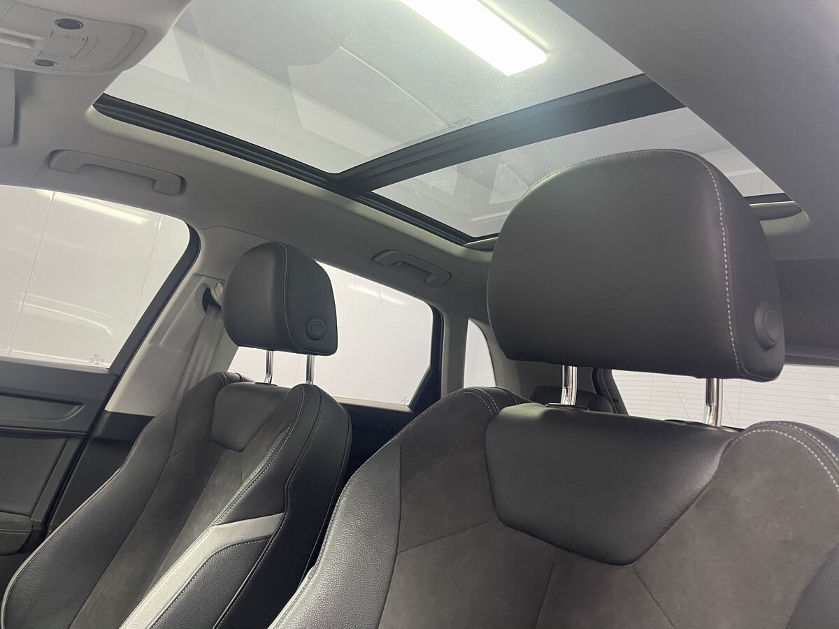 Audi Q3 2021 - фото автомобиля