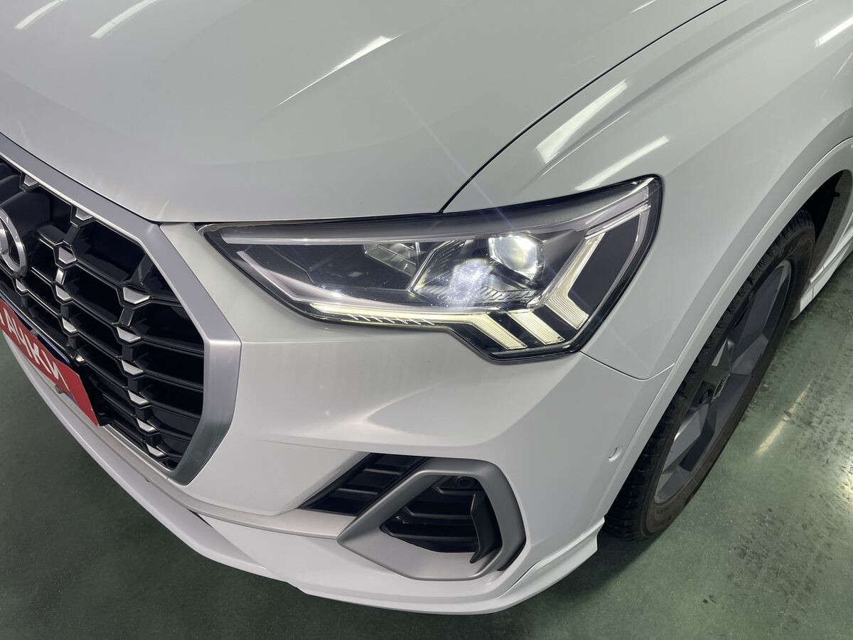 Audi Q3 2021 - фото автомобиля