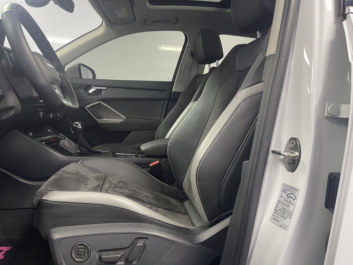 Audi Q3 2021 - фото автомобиля