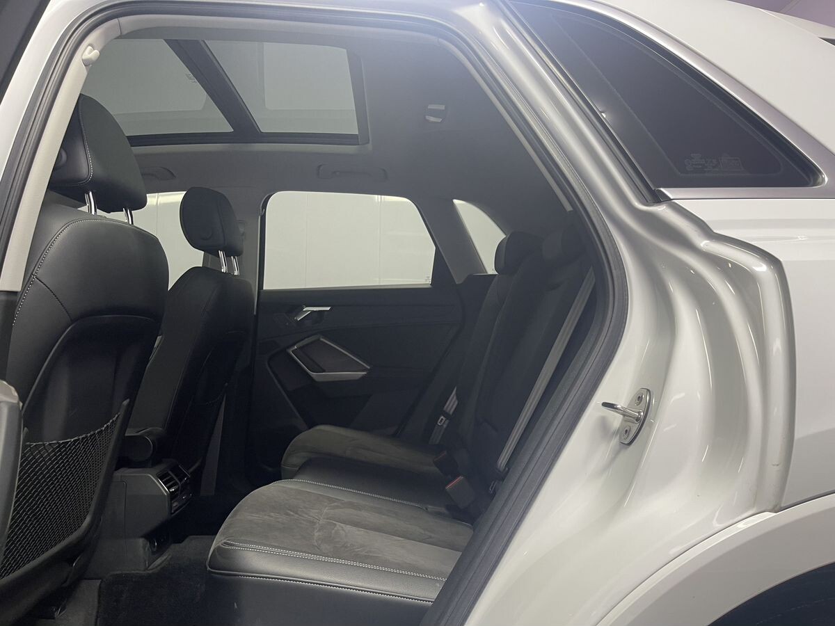 Audi Q3 2021 - фото автомобиля