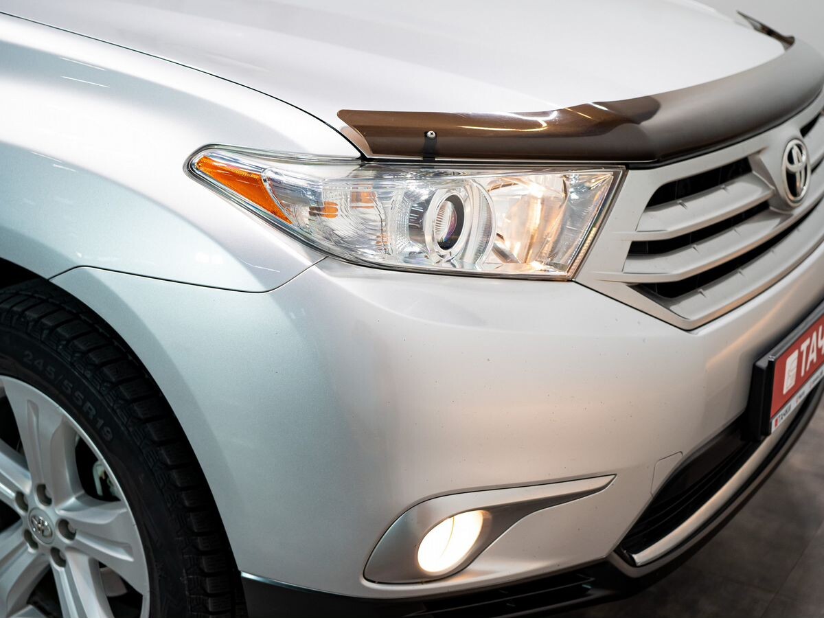 Toyota Highlander 2011 - фото автомобиля