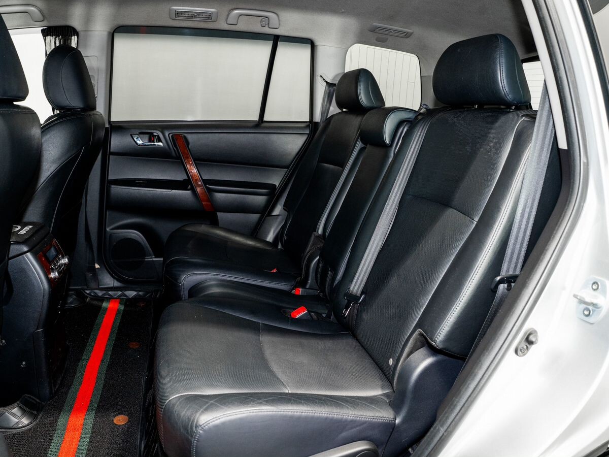 Toyota Highlander 2011 - фото автомобиля
