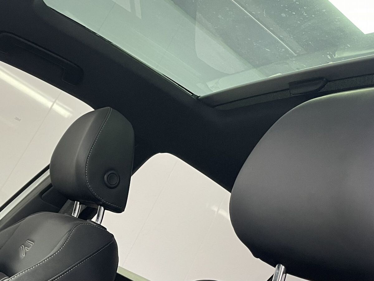 Volkswagen Golf 2023 - фото автомобиля