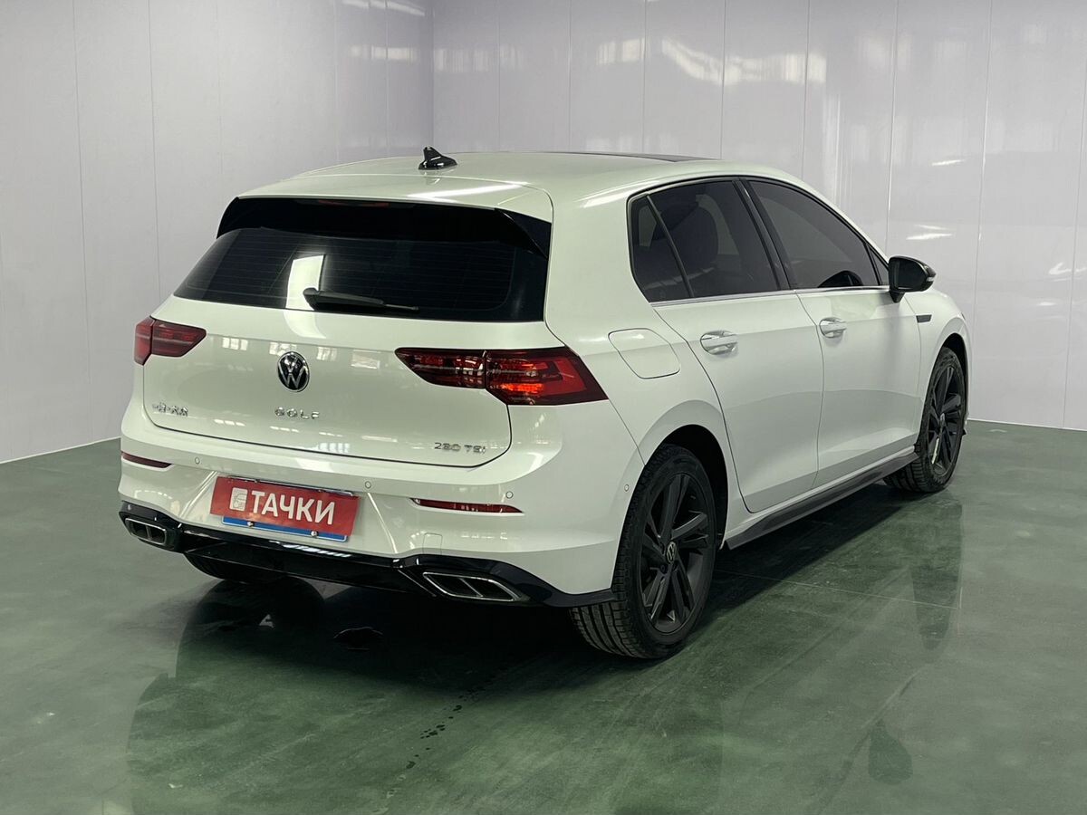 Volkswagen Golf 2023 - фото автомобиля