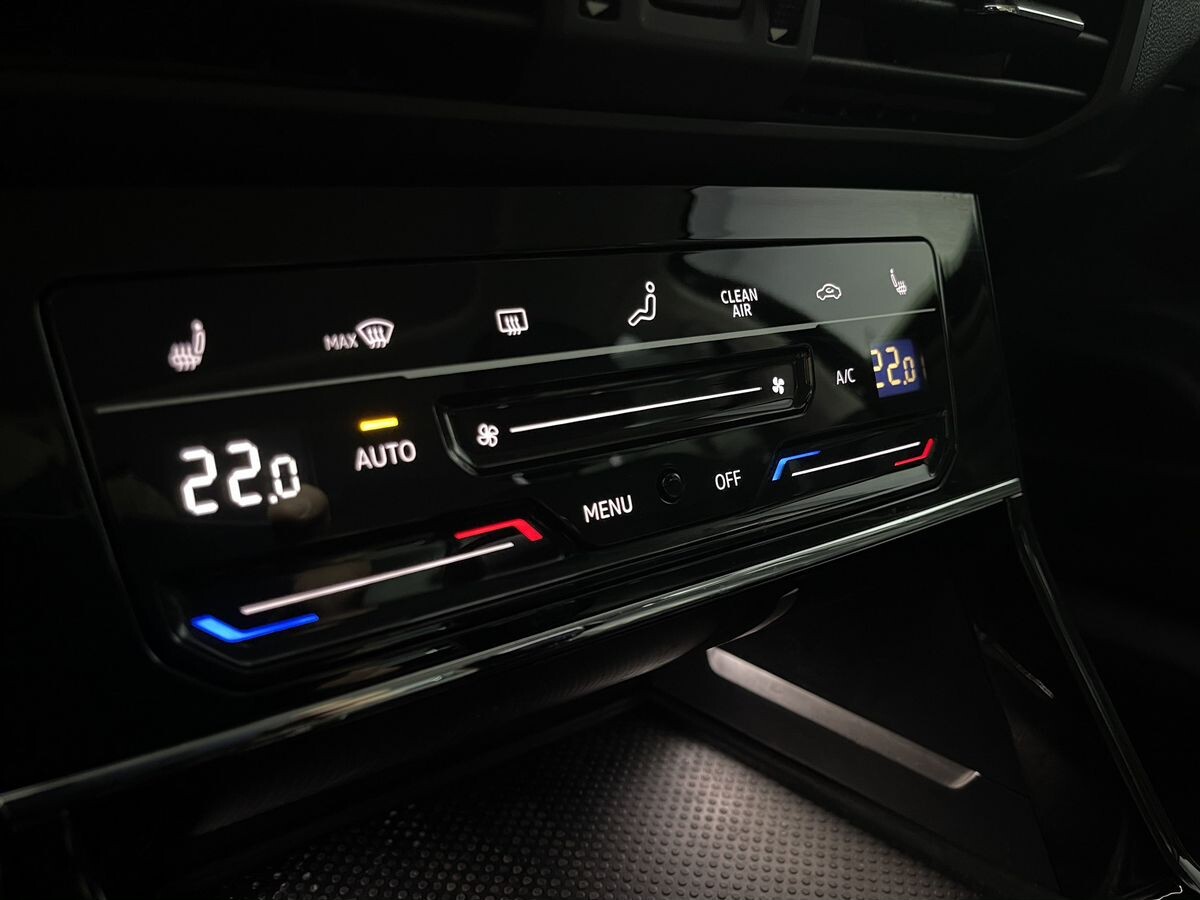 Volkswagen Passat 2022 - фото автомобиля