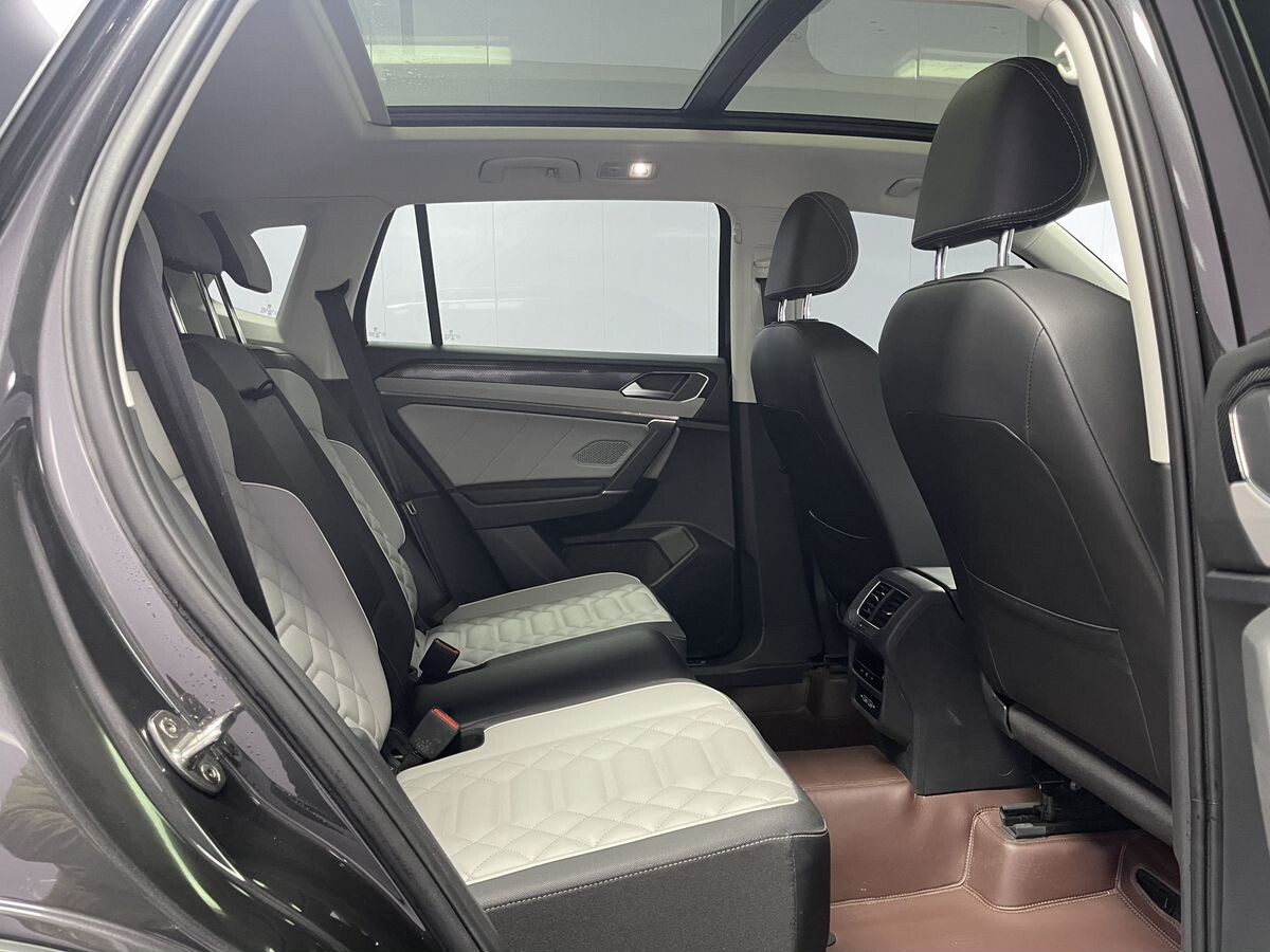 Volkswagen Tayron 2023 - фото автомобиля