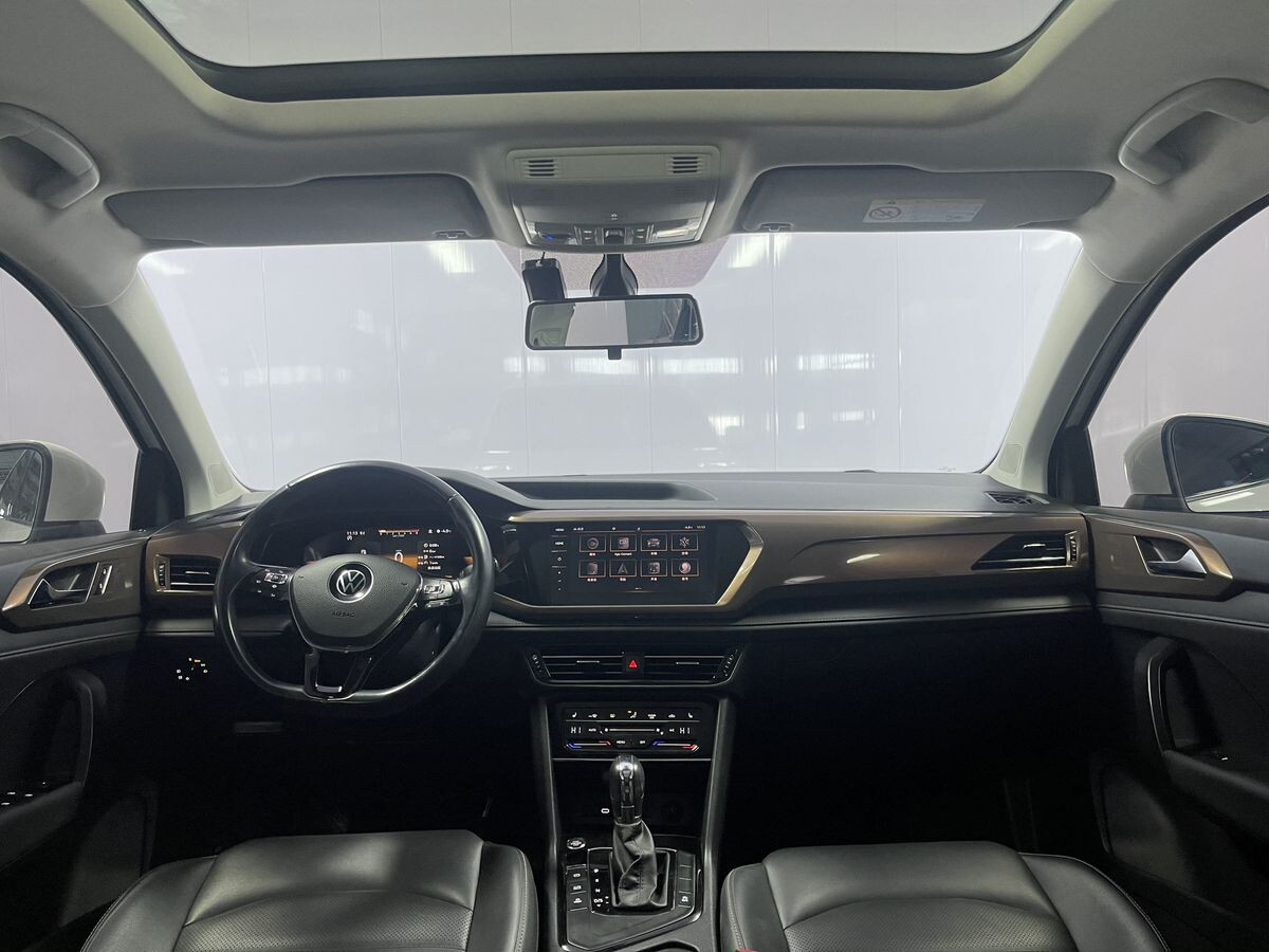 Volkswagen Tharu 2022 - фото автомобиля