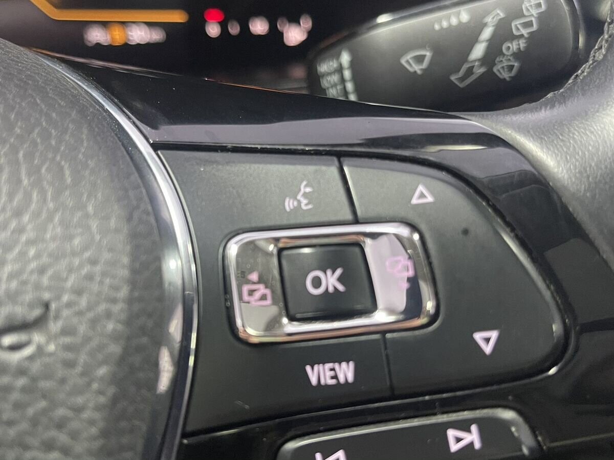 Volkswagen Tharu 2022 - фото автомобиля