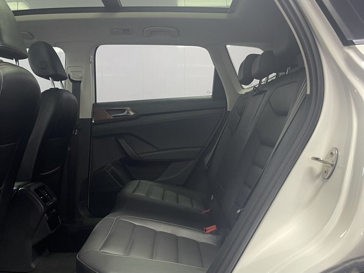 Volkswagen Tharu 2022 - фото автомобиля