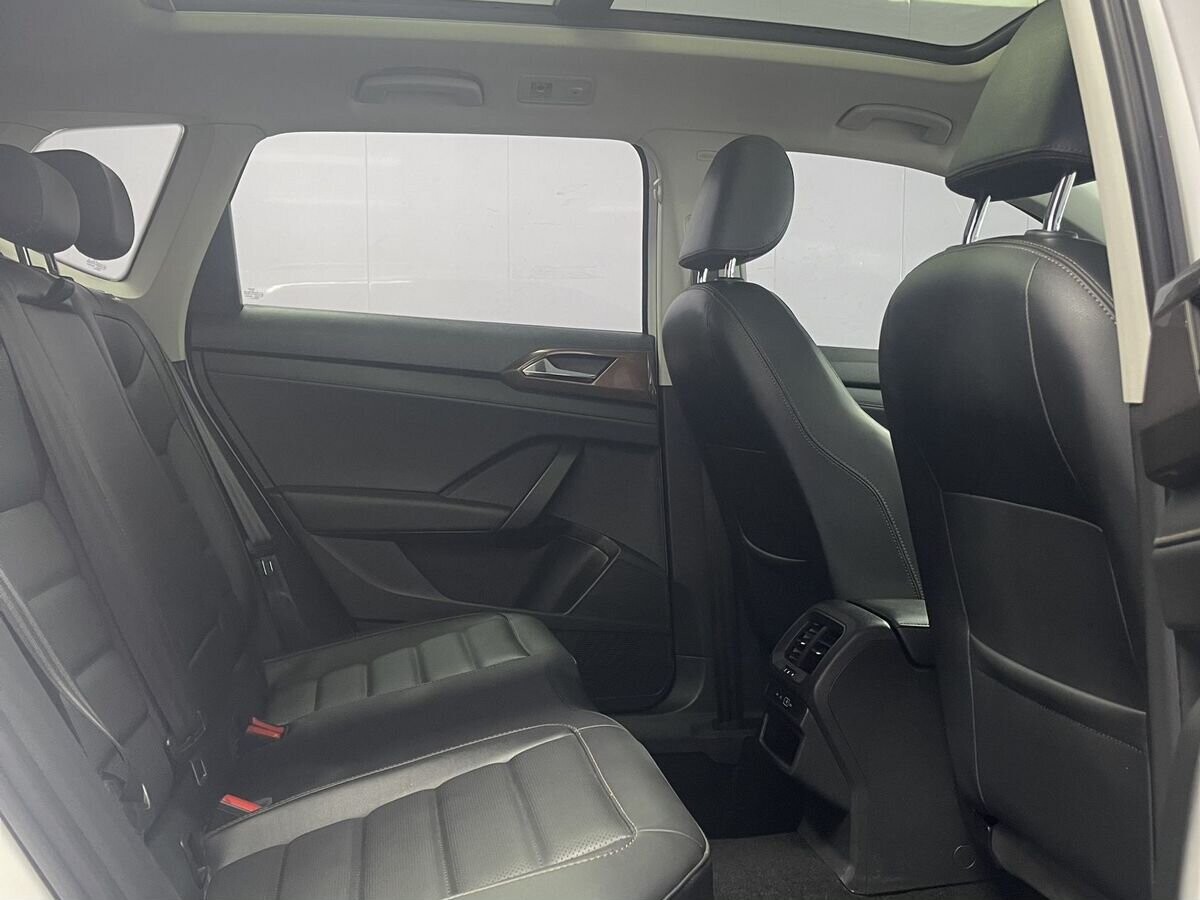 Volkswagen Tharu 2022 - фото автомобиля