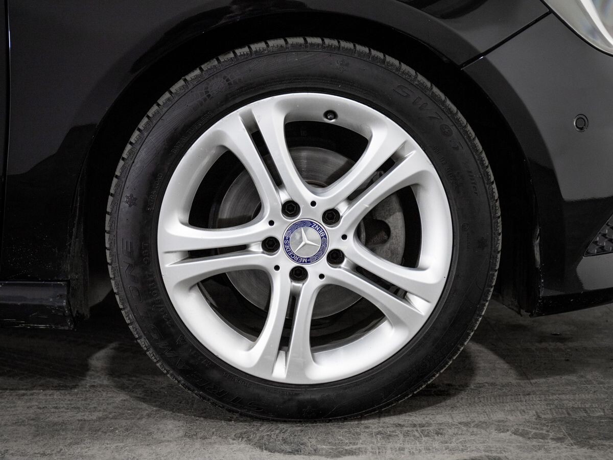 Mercedes-Benz A-Класс 2013 - фото автомобиля