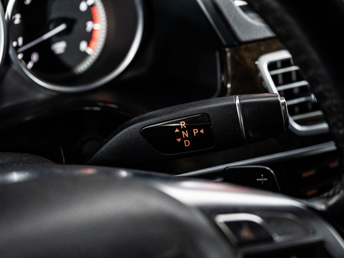 Mercedes-Benz E-Класс 2013 - фото автомобиля