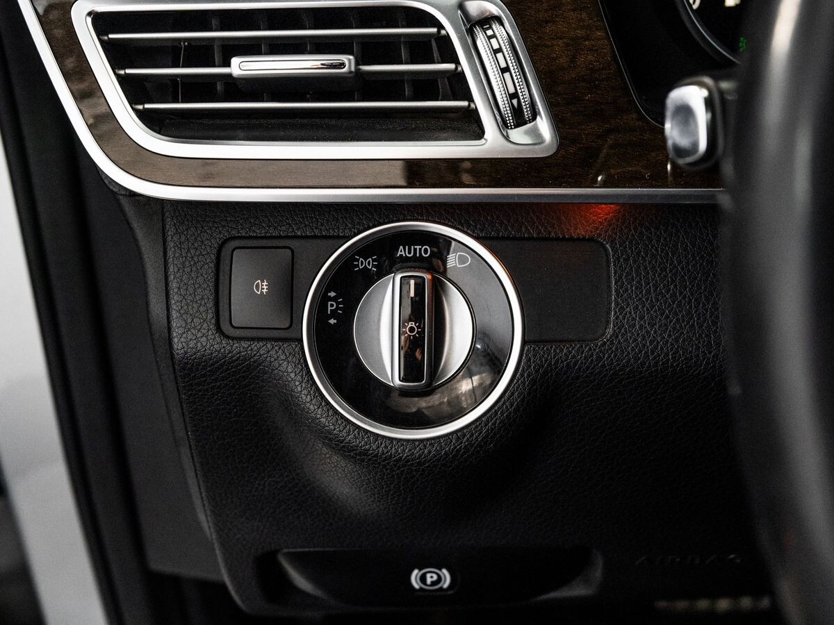 Mercedes-Benz E-Класс 2013 - фото автомобиля