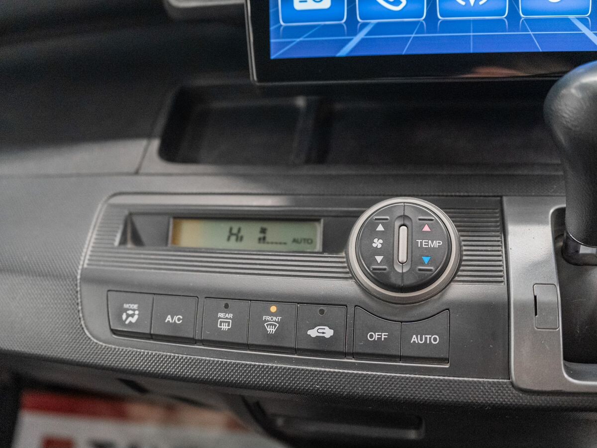 Honda Freed 2009 - фото автомобиля