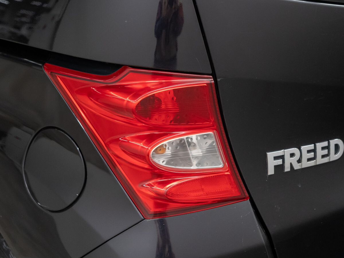 Honda Freed 2009 - фото автомобиля