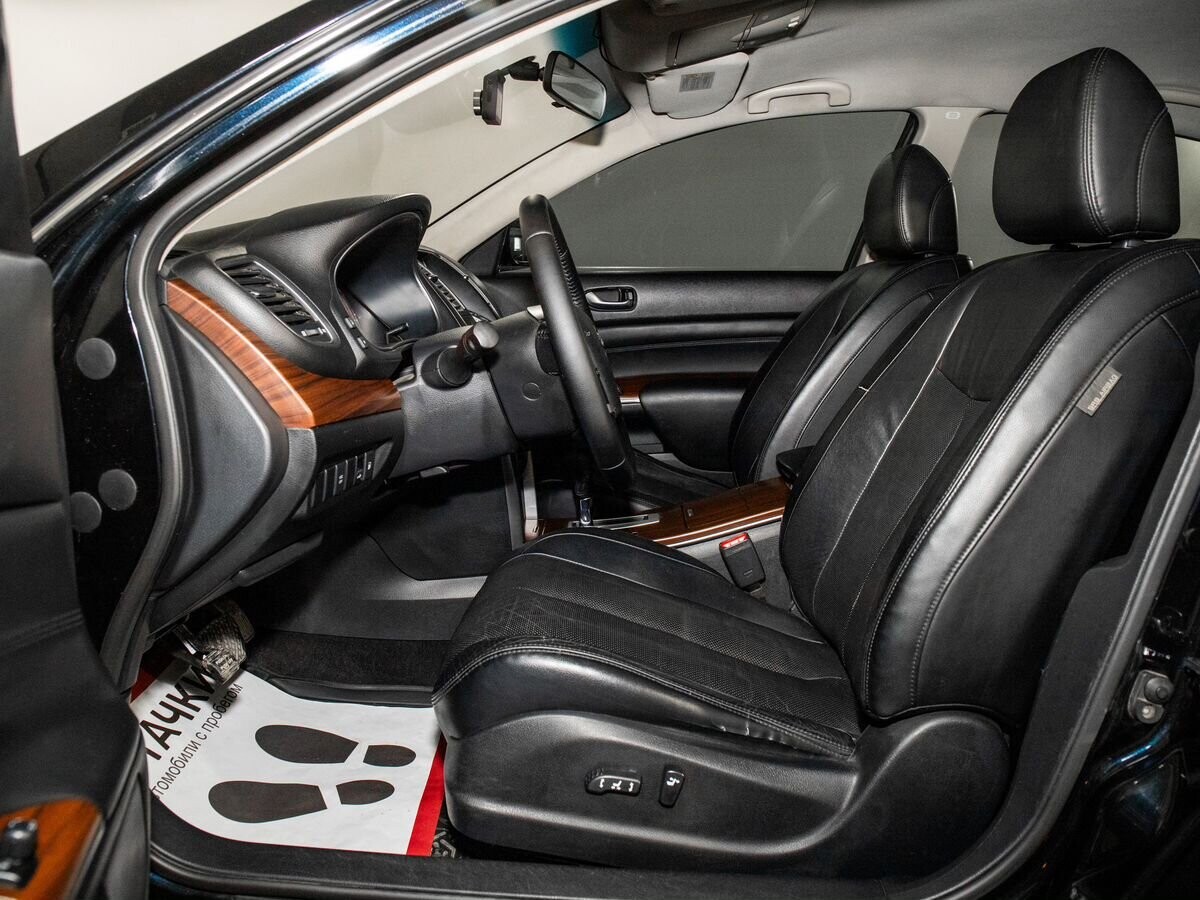 Nissan Teana 2010 - фото автомобиля