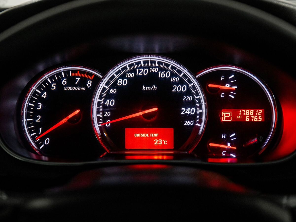 Nissan Teana 2010 - фото автомобиля