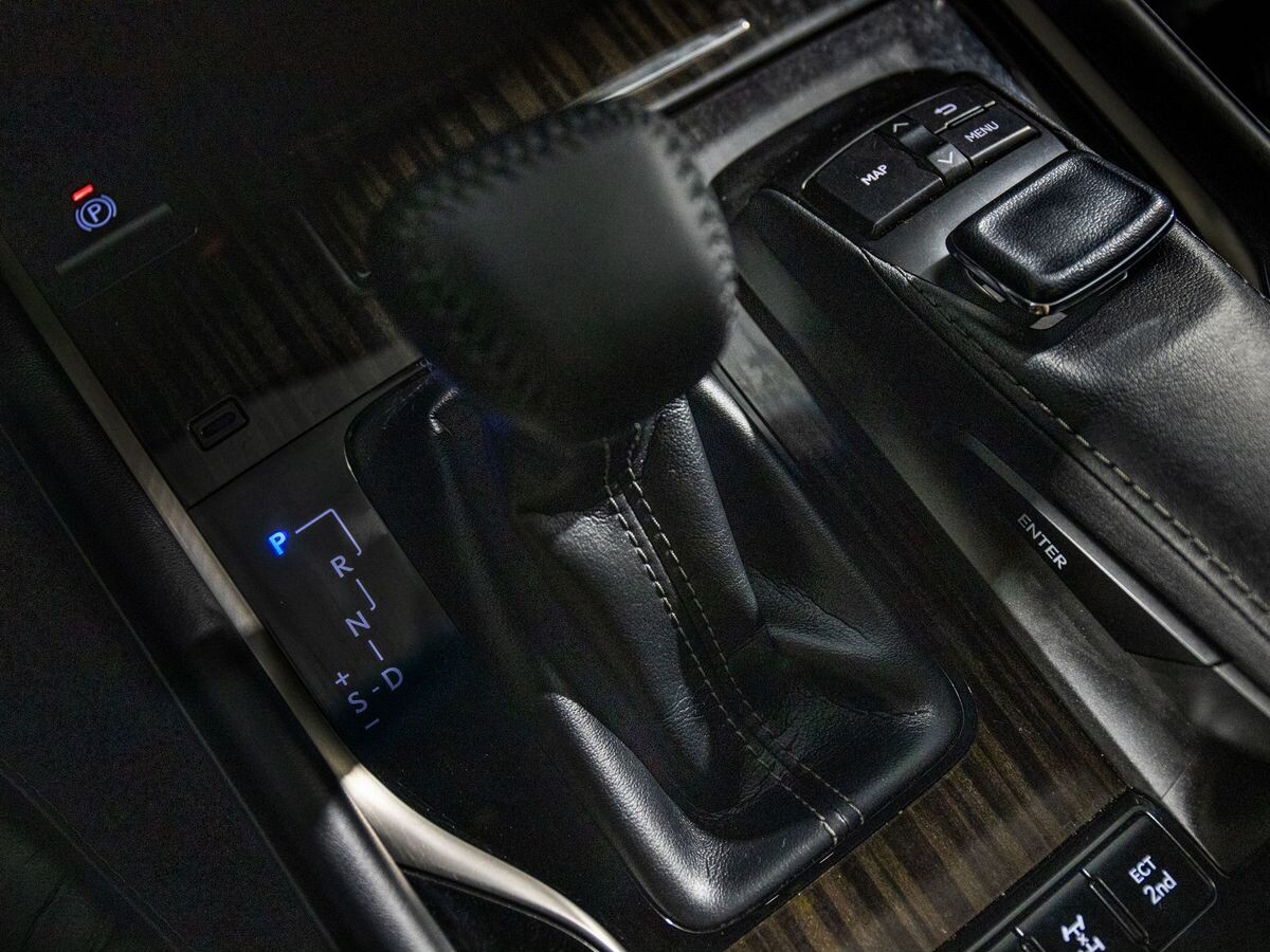 Lexus LX 2020 - фото автомобиля