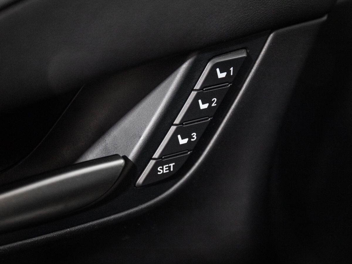 Lexus LX 2020 - фото автомобиля