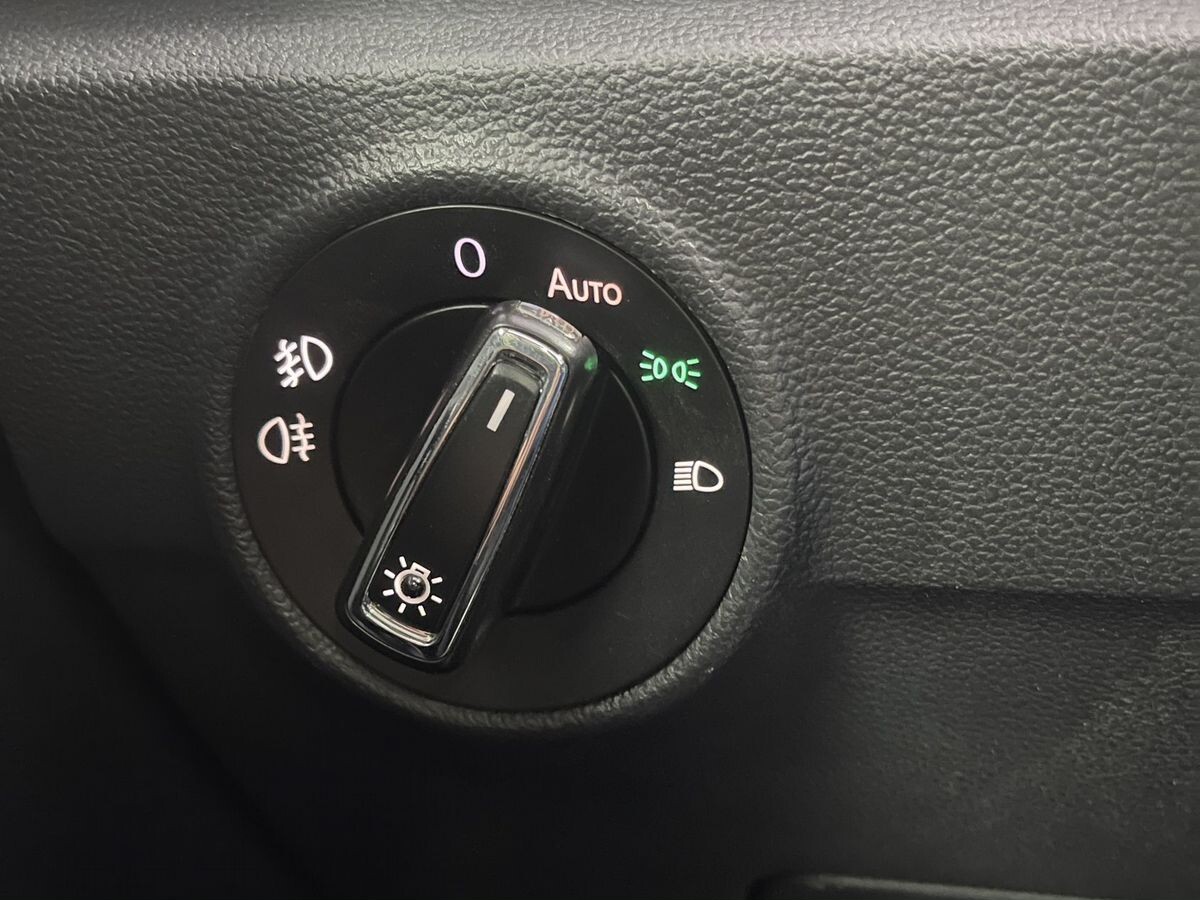 Volkswagen T-Roc 2022 - фото автомобиля