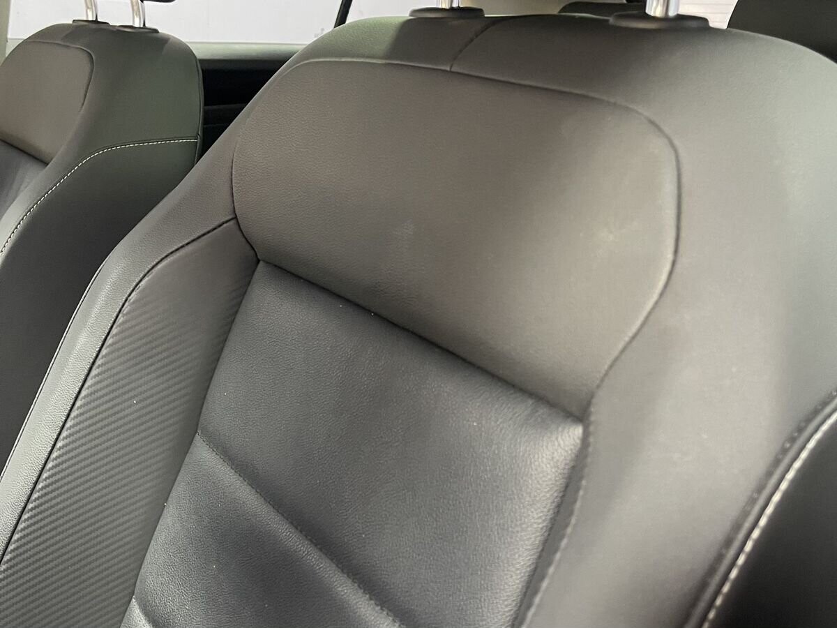 Volkswagen T-Roc 2022 - фото автомобиля