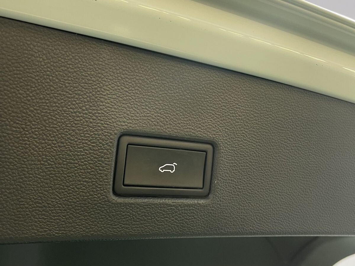 Volkswagen T-Roc 2022 - фото автомобиля