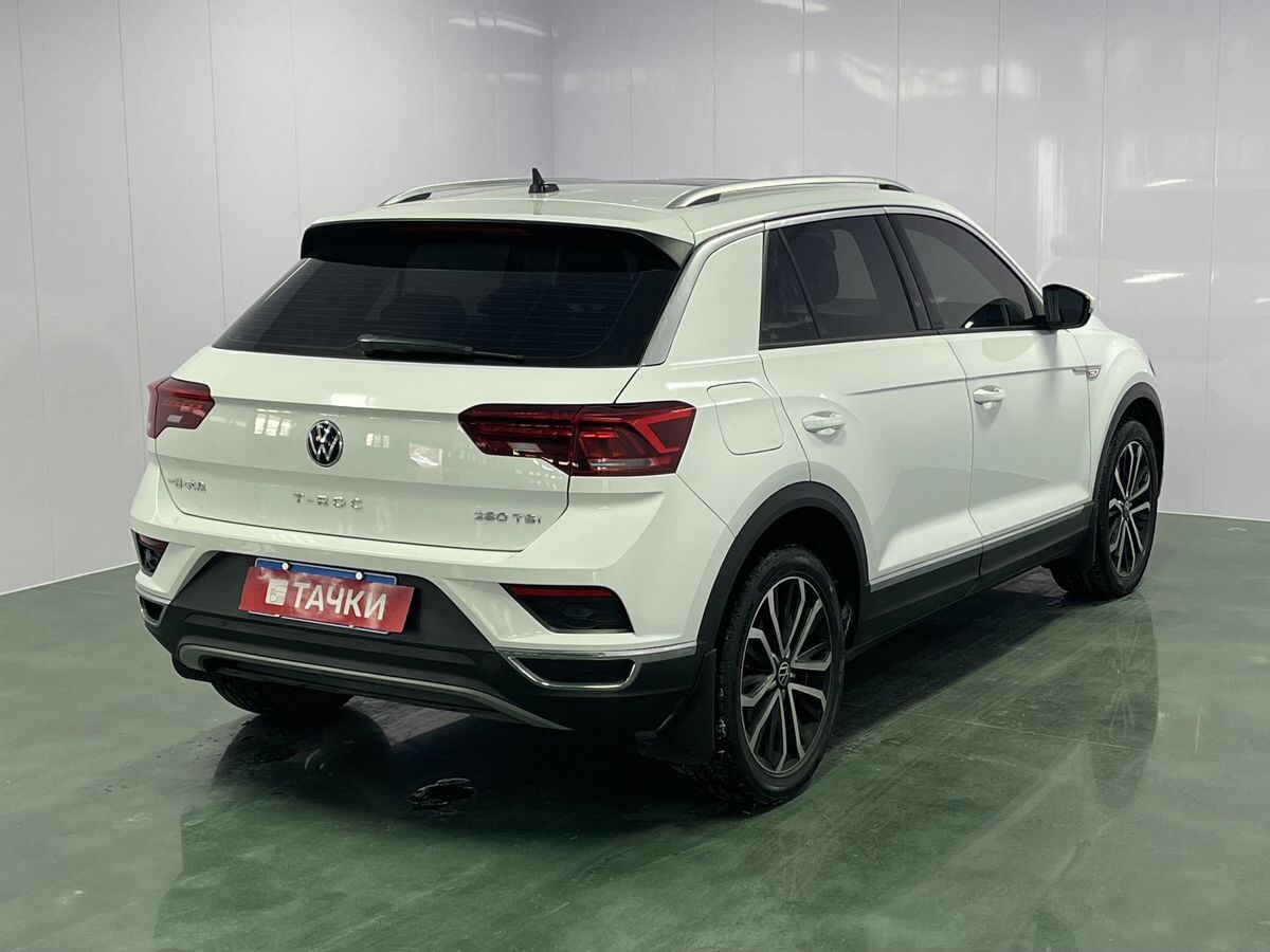Volkswagen T-Roc 2022 - фото автомобиля