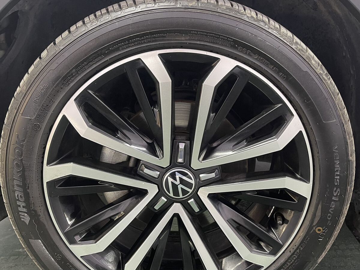 Volkswagen T-Roc 2022 - фото автомобиля