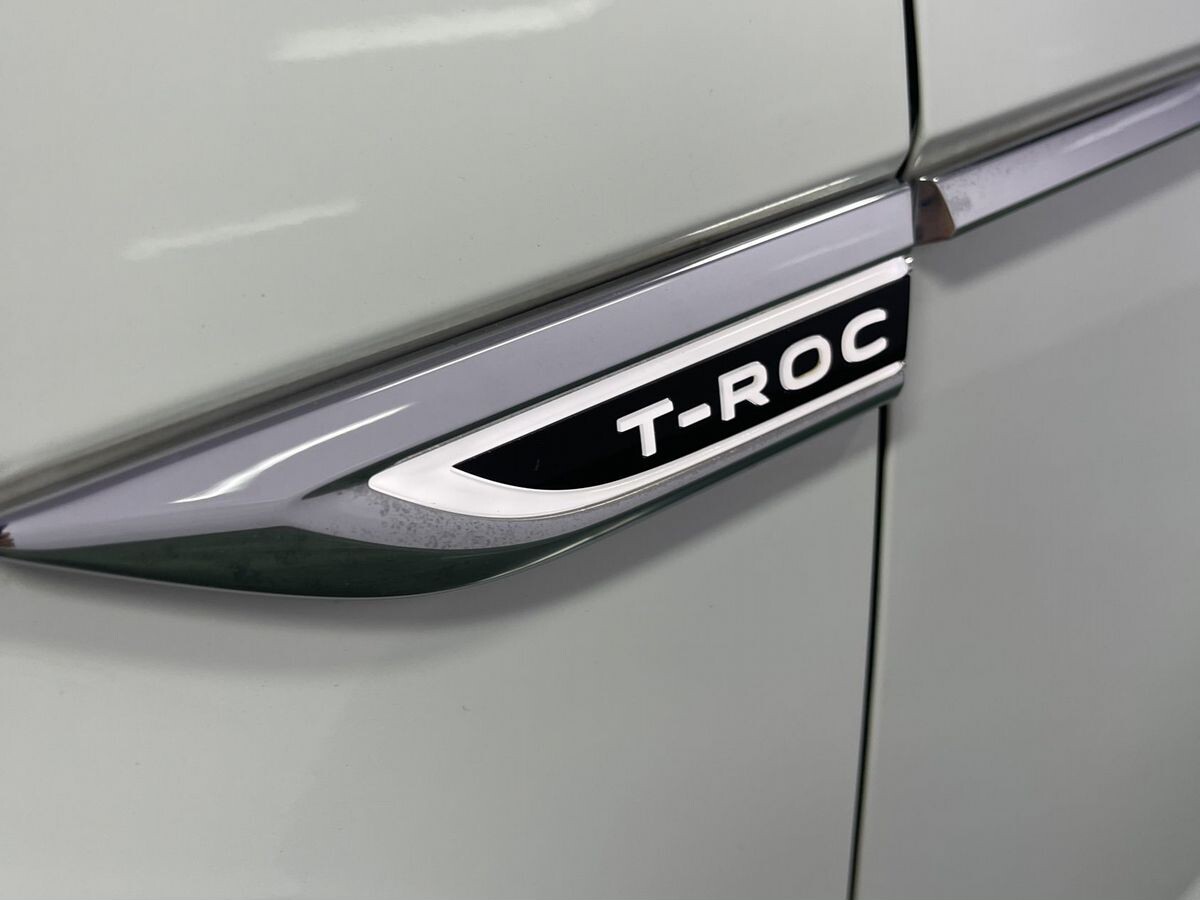 Volkswagen T-Roc 2022 - фото автомобиля