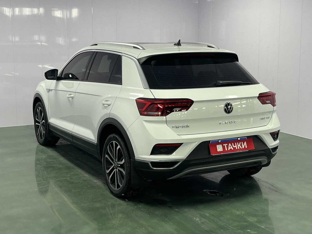Volkswagen T-Roc 2022 - фото автомобиля