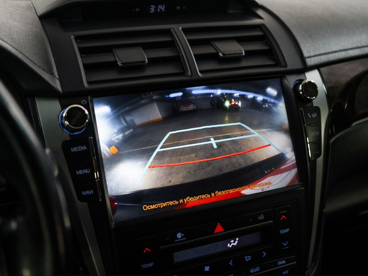 Toyota Camry 2017 - фото автомобиля