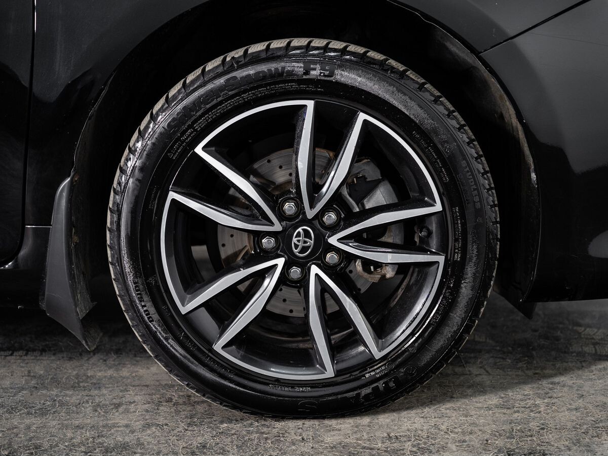 Toyota Camry 2017 - фото автомобиля