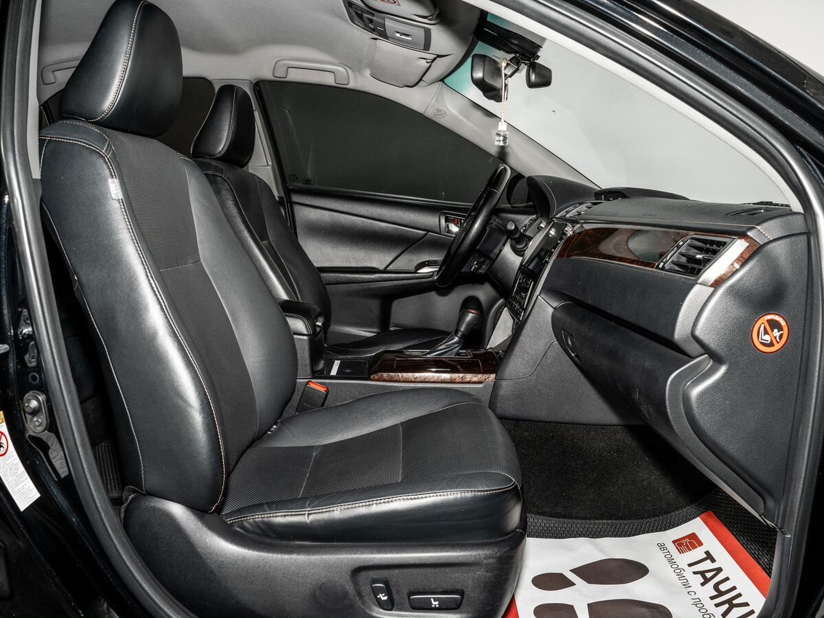 Toyota Camry 2017 - фото автомобиля