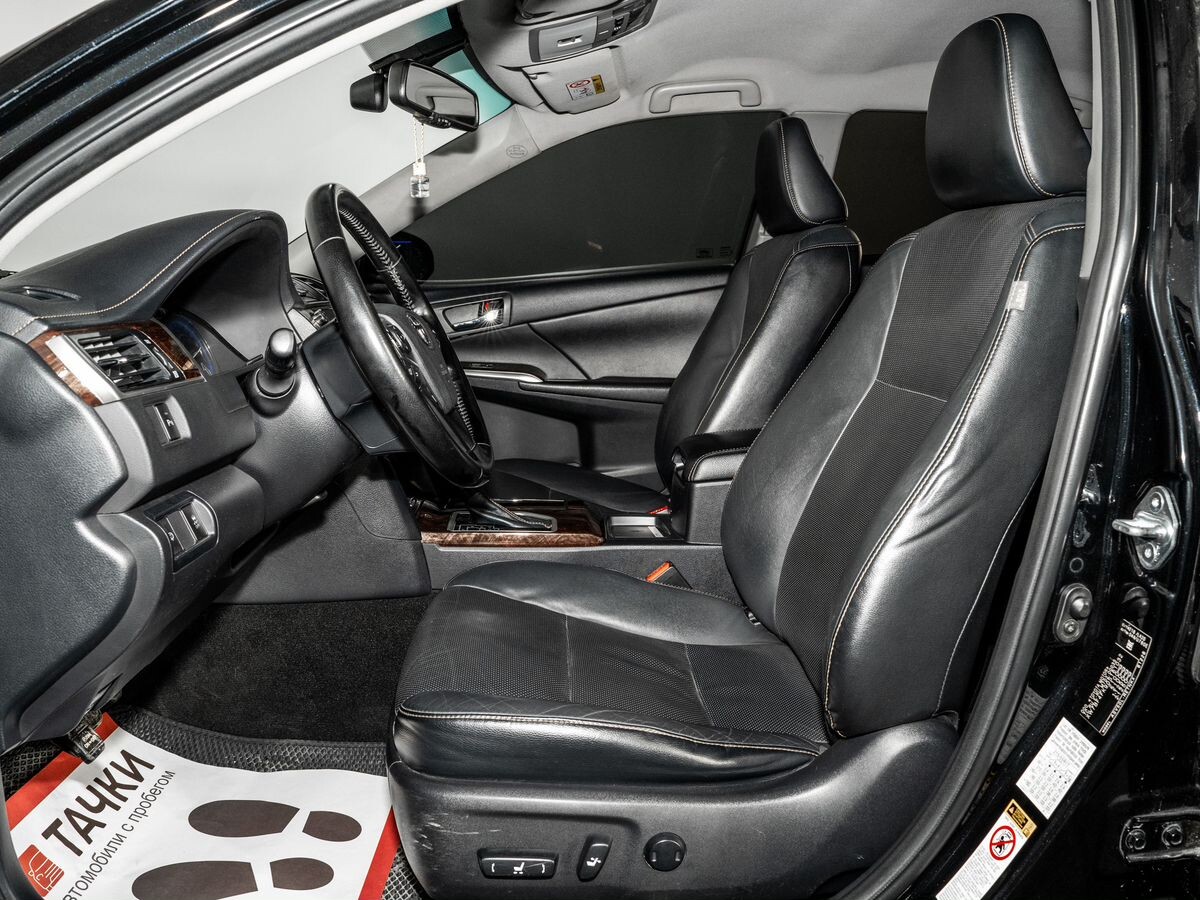 Toyota Camry 2017 - фото автомобиля