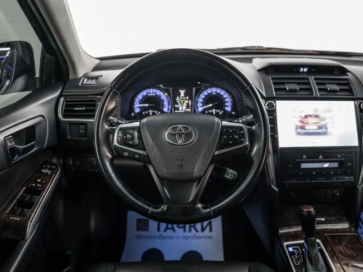 Toyota Camry 2017 - фото автомобиля