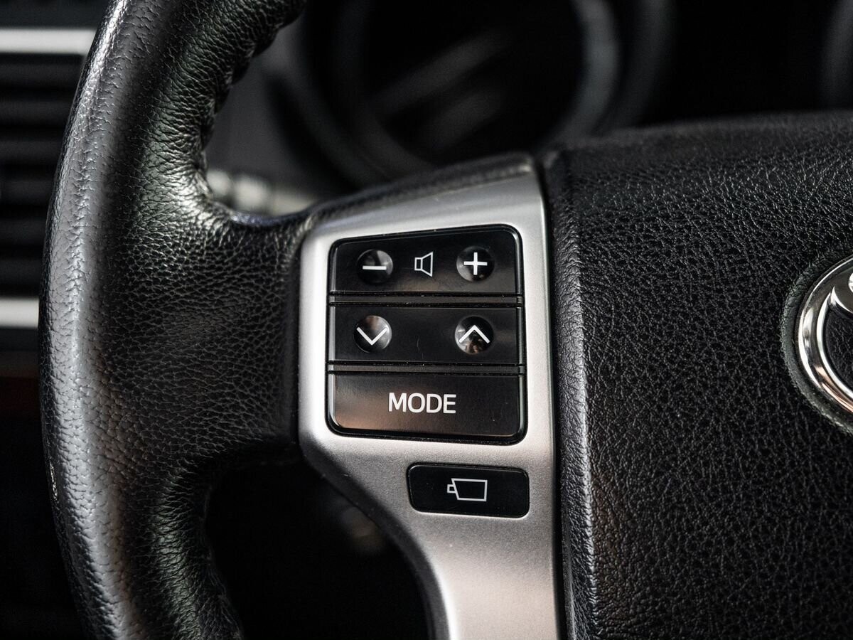 Toyota Land Cruiser Prado 2015 - фото автомобиля