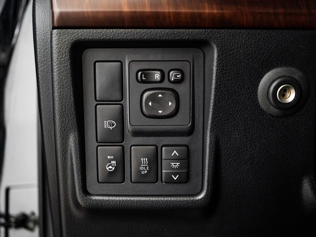 Toyota Land Cruiser Prado 2015 - фото автомобиля