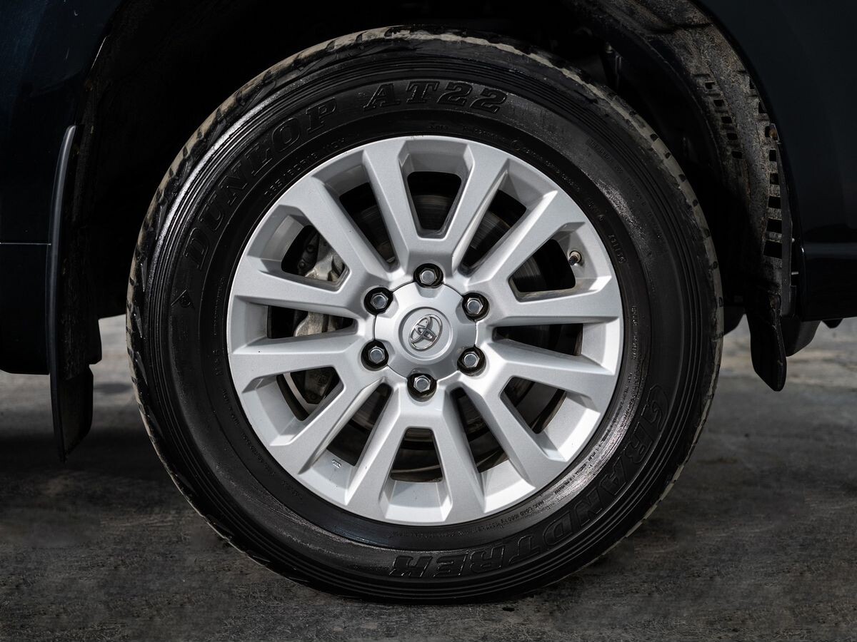 Toyota Land Cruiser Prado 2015 - фото автомобиля