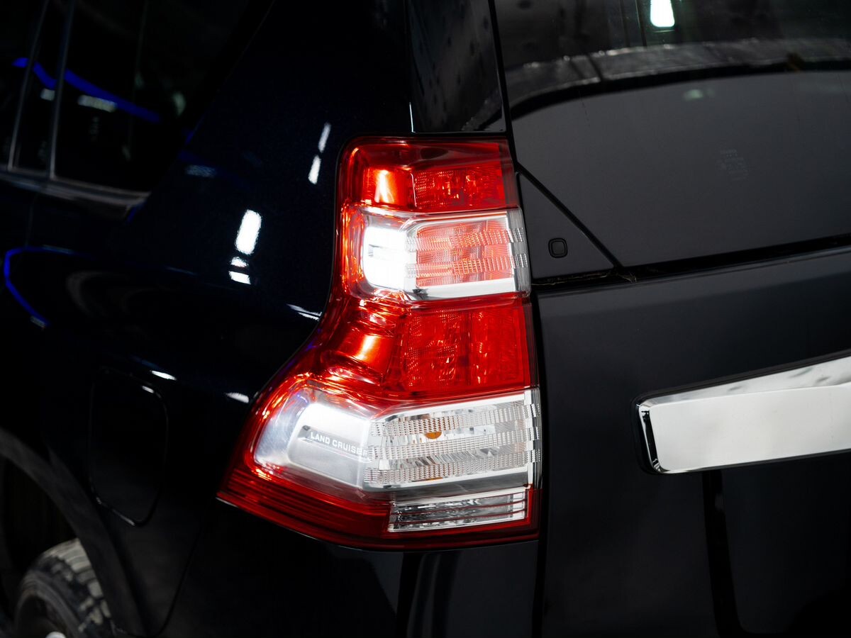 Toyota Land Cruiser Prado 2015 - фото автомобиля